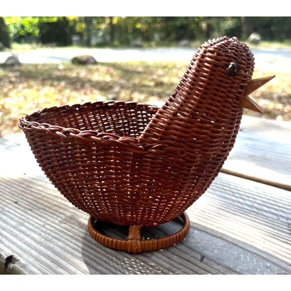 Vintage Avon Woven Wicker Hen Basket With Wooden Beak - Picture 3 of 11
